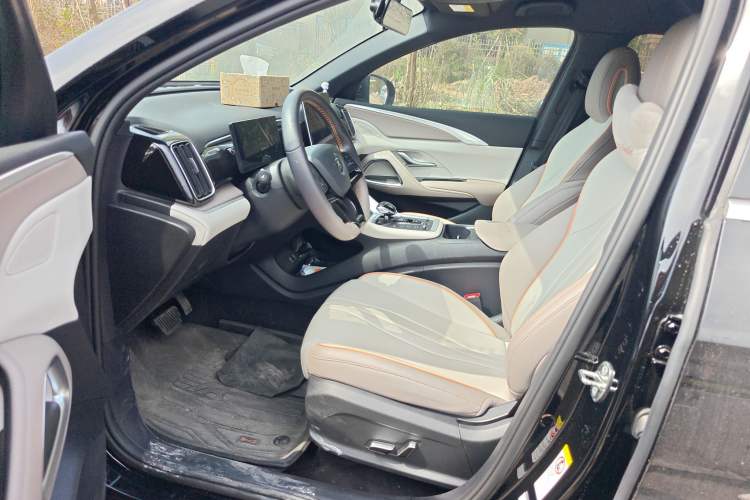 Used BYD Song Pro New Energy 2024 HONOR Edition DM-i 71KM Navigation Model Interior 3