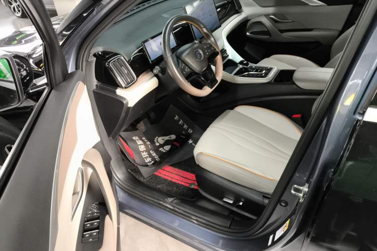 Used BYD Song Pro New Energy 2024 HONOR Edition DM-i 110KM Beyond Model Interior 3