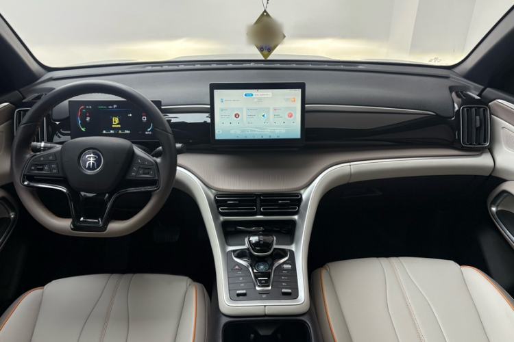 Used BYD Song Pro New Energy 2024 HONOR Edition DM-i 71KM Leading Model Interior 4