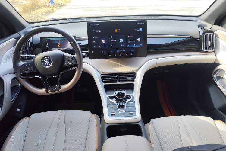 Used BYD Song Pro New Energy 2024 HONOR Edition DM-i 110KM Excellence Model Interior 4