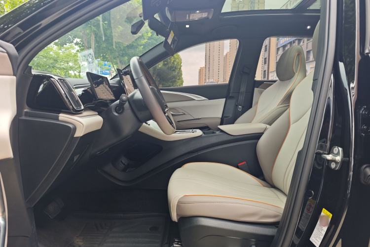 Used BYD Song Pro New Energy 2024 HONOR Edition DM-i 71KM Leading Model Interior 4
