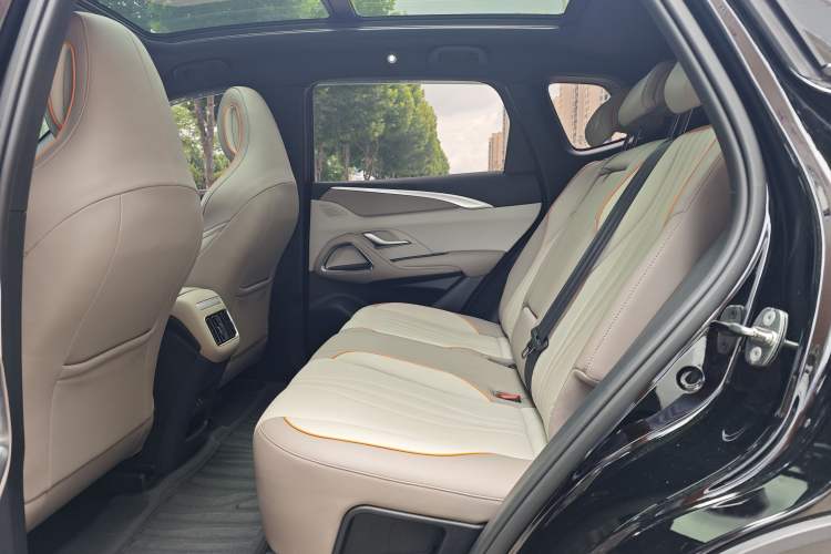Used BYD Song Pro New Energy 2024 HONOR Edition DM-i 71KM Leading Model Interior 5