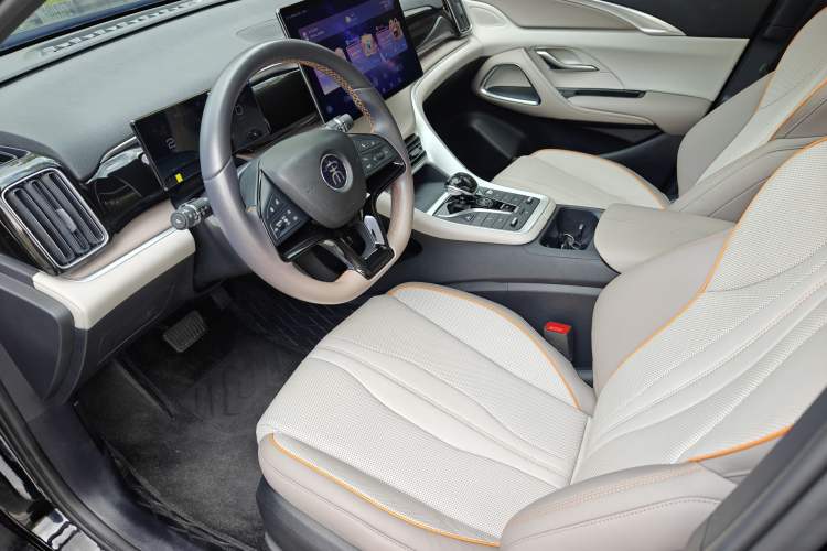 Used BYD Song Pro New Energy 2024 HONOR Edition DM-i 110KM Excellence Model Interior 7