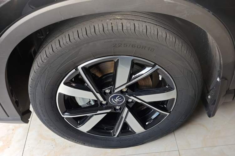 Used BYD Song Pro New Energy 2024 HONOR Edition DM-i 71KM Navigation Model Left Front Wheel Hub