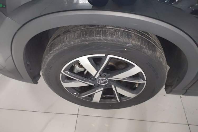 Used BYD Song Pro New Energy 2024 HONOR Edition DM-i 71KM Navigation Model Left Front Wheel Hub