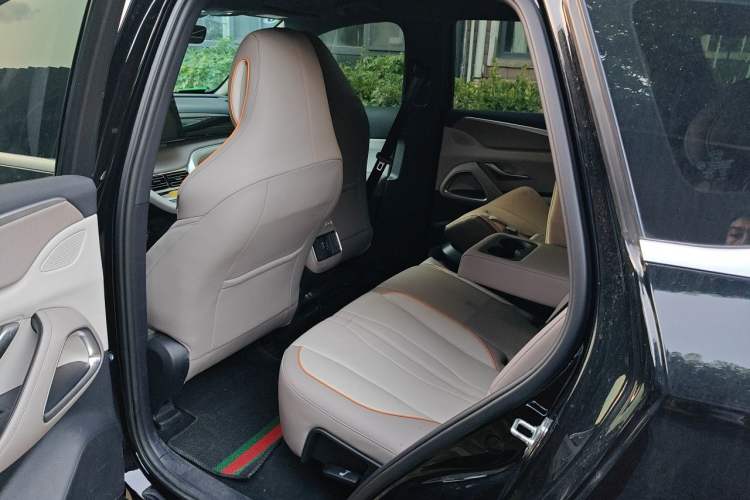 Used BYD Song Pro New Energy 2024 HONOR Edition DM-i 71KM Navigation Model Left Rear Seat