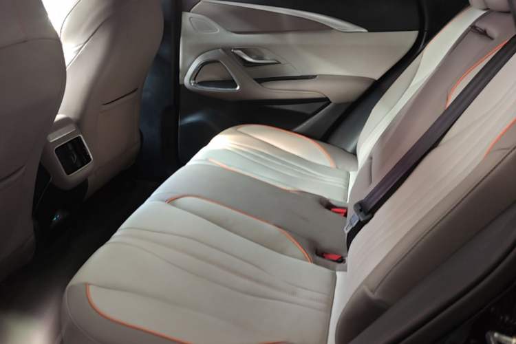 Used BYD Song Pro New Energy 2024 HONOR Edition DM-i 71KM Navigation Model Left Rear Seat
