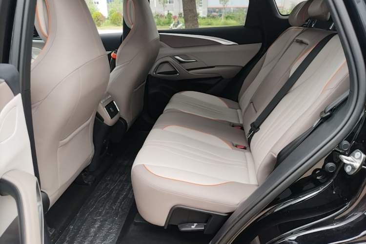 Used BYD Song Pro New Energy 2024 HONOR Edition DM-i 71KM Navigation Model Left Rear Seat