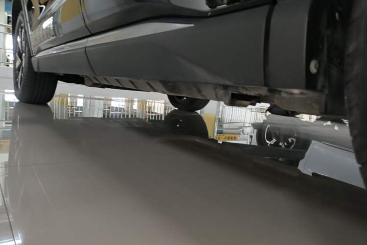 Used BYD Song Pro New Energy 2024 HONOR Edition DM-i 71KM Leading Model Left Side Sill