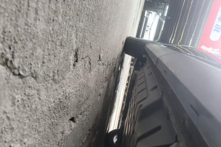Used BYD Song Pro New Energy 2024 HONOR Edition DM-i 71KM Navigation Model Left Side Sill