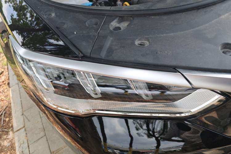 Used BYD Song Pro New Energy 2024 HONOR Edition DM-i 71KM Navigation Model Right Front Headlight