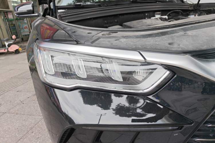 Used BYD Song Pro New Energy 2024 HONOR Edition DM-i 110KM Excellence Model Right Front Headlight