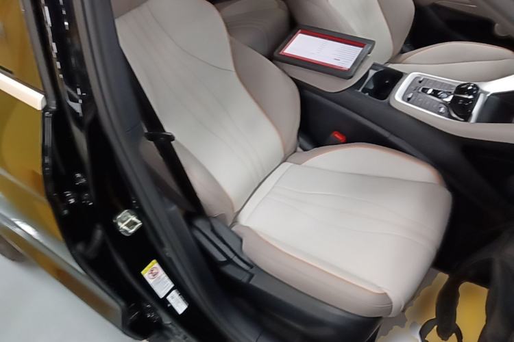 Used BYD Song Pro New Energy 2024 HONOR Edition DM-i 110KM Beyond Model Right Front Seat