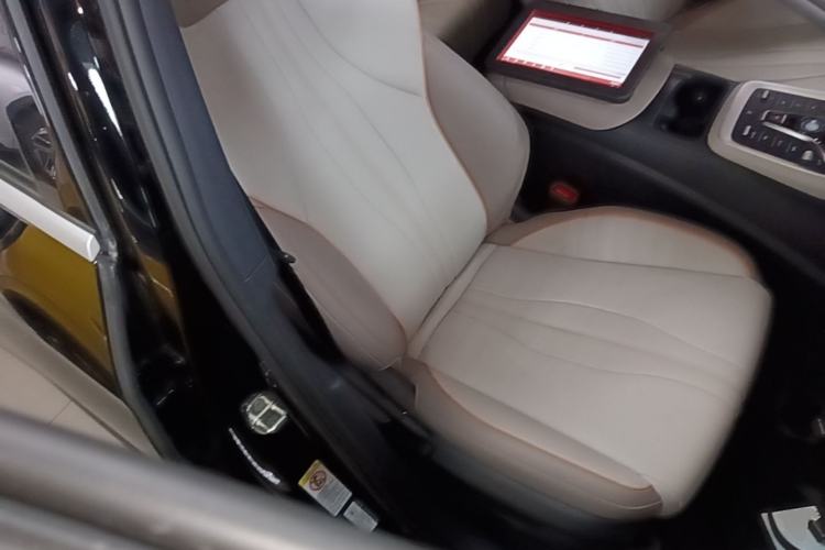 Used BYD Song Pro New Energy 2024 HONOR Edition DM-i 71KM Navigation Model Right Front Seat