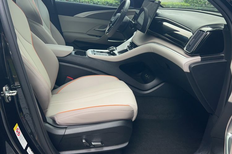 Used BYD Song Pro New Energy 2024 HONOR Edition DM-i 110KM Excellence Model Right Front Seat