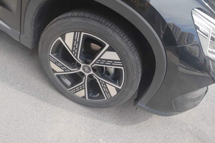 Used BYD Song Pro New Energy 2024 HONOR Edition DM-i 110KM Excellence Model Right Front Wheel Hub
