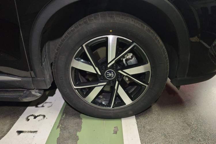 Used BYD Song Pro New Energy 2024 HONOR Edition DM-i 71KM Leading Model Right Front Wheel Hub