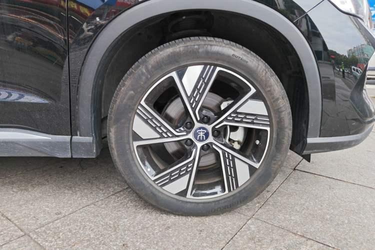 Used BYD Song Pro New Energy 2024 HONOR Edition DM-i 110KM Excellence Model Right Front Wheel Hub