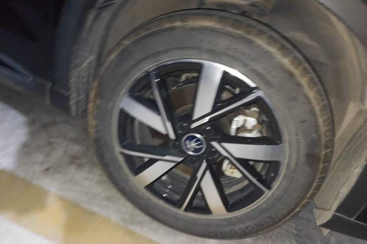 Used BYD Song Pro New Energy 2024 HONOR Edition DM-i 71KM Leading Model Right Front Wheel Hub