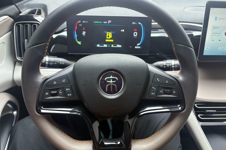 Used BYD Song Pro New Energy 2024 HONOR Edition DM-i 71KM Leading Model Steering Wheel
