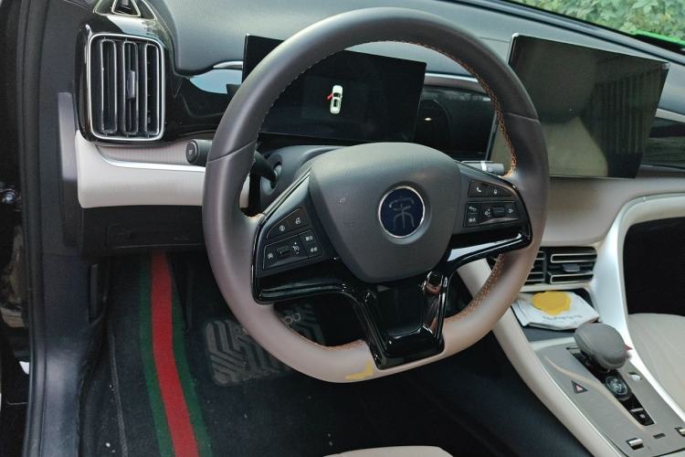 Used BYD Song Pro New Energy 2024 HONOR Edition DM-i 71KM Navigation Model Steering Wheel