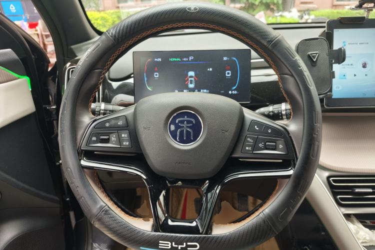 Used BYD Song Pro New Energy 2024 HONOR Edition DM-i 71KM Leading Model Steering Wheel