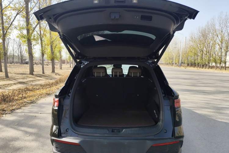 Used BYD Song Pro New Energy 2024 HONOR Edition DM-i 110KM Excellence Model Trunk