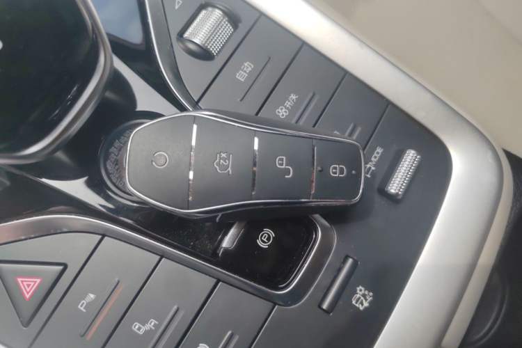 Used BYD Song Pro New Energy 2024 HONOR Edition DM-i 110KM Excellence Model Vehicle Key