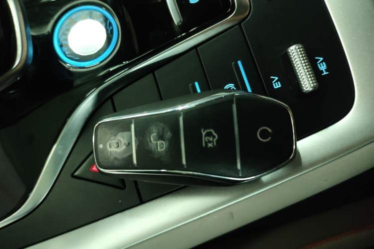 Used BYD Song Pro New Energy 2024 HONOR Edition DM-i 110KM Excellence Model Vehicle Key