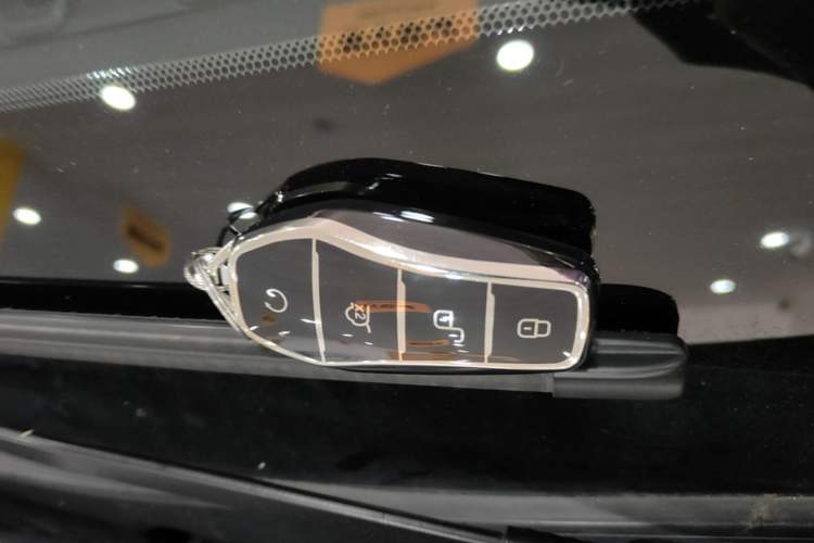 Used BYD Song Pro New Energy 2024 HONOR Edition DM-i 71KM Leading Model Vehicle Key