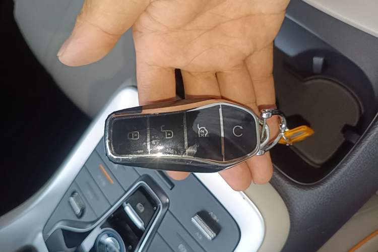 Used BYD Song Pro New Energy 2024 HONOR Edition DM-i 71KM Navigation Model Vehicle Key