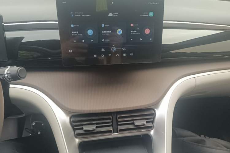 Used BYD Song Pro New Energy 2024 HONOR Edition DM-i 71KM Leading Model Audio And AC Panel