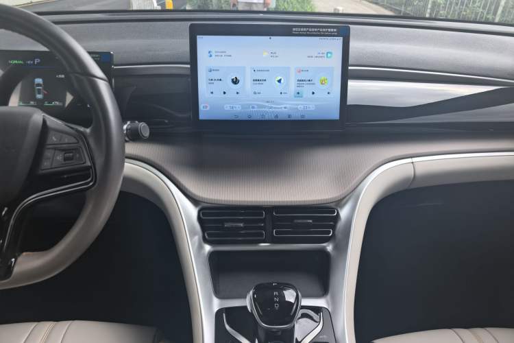 Used BYD Song Pro New Energy 2024 HONOR Edition DM-i 71KM Navigation Model Audio And AC Panel