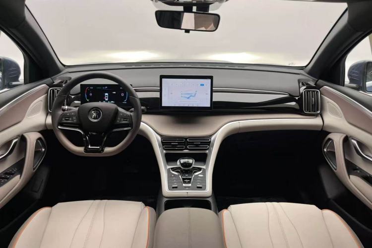 Used BYD Song Pro New Energy 2024 HONOR Edition DM-i 71KM Navigation Model Center Console