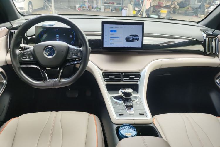 Used BYD Song Pro New Energy 2024 HONOR Edition DM-i 71KM Navigation Model Center Console
