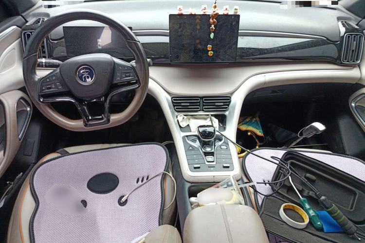Used BYD Song Pro New Energy 2024 HONOR Edition DM-i 71KM Navigation Model Center Console