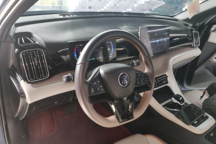 Used BYD Song Pro New Energy 2024 HONOR Edition DM-i 71KM Navigation Model Center Console