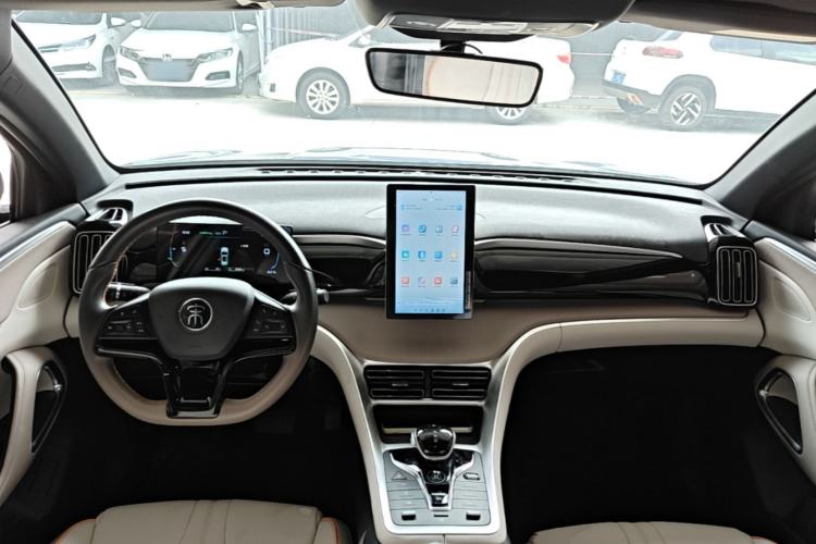 Used BYD Song Pro New Energy 2024 HONOR Edition DM-i 71KM Navigation Model Center Console