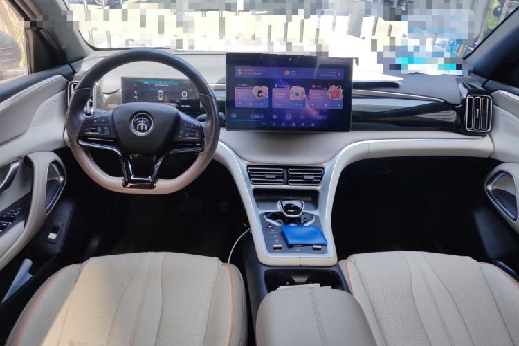 Used BYD Song Pro New Energy 2024 HONOR Edition DM-i 110KM Excellence Model Center Console