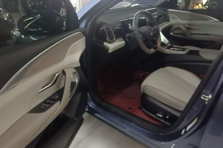 Used BYD Song Pro New Energy 2024 HONOR Edition DM-i 71KM Navigation Model Driver Seat