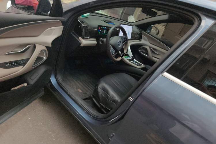 Used BYD Song Pro New Energy 2024 HONOR Edition DM-i 71KM Beyond Model Driver Seat