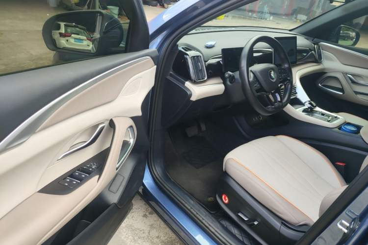 Used BYD Song Pro New Energy 2024 HONOR Edition DM-i 71KM Navigation Model Driver Seat