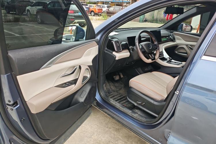 Used BYD Song Pro New Energy 2024 HONOR Edition DM-i 71KM Navigation Model Driver Seat