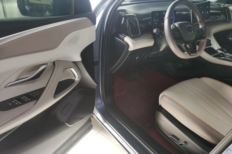 Used BYD Song Pro New Energy 2024 HONOR Edition DM-i 71KM Navigation Model Driver Seat