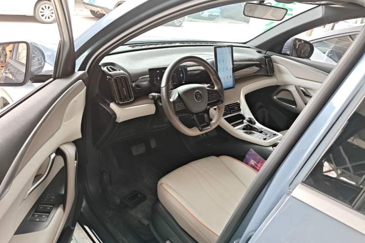 Used BYD Song Pro New Energy 2024 HONOR Edition DM-i 71KM Navigation Model Driver Seat