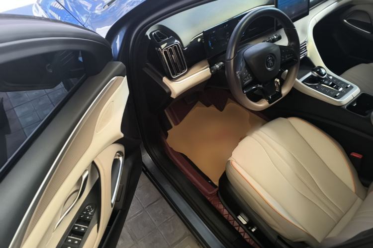 Used BYD Song Pro New Energy 2024 HONOR Edition DM-i 71KM Navigation Model Driver Seat