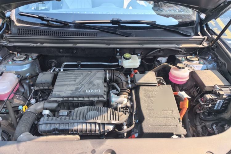 Used BYD Song Pro New Energy 2024 HONOR Edition DM-i 110KM Beyond Model Engine Bay