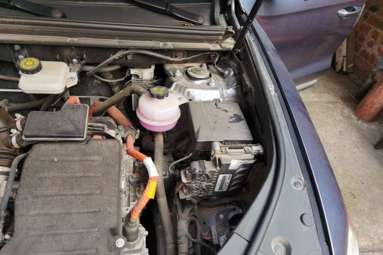 Used BYD Song Pro New Energy 2024 HONOR Edition DM-i 110KM Excellence Model Engine Bay Left