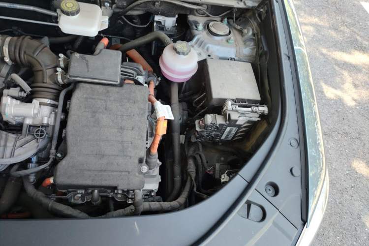 Used BYD Song Pro New Energy 2024 HONOR Edition DM-i 110KM Beyond Model Engine Bay Left
