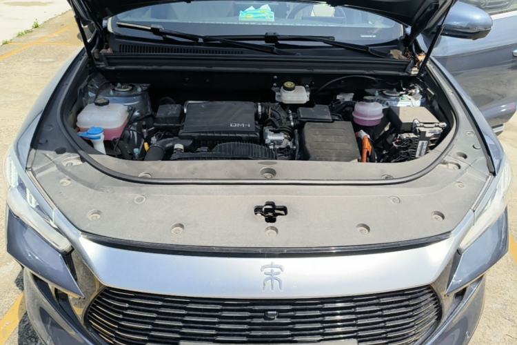 Used BYD Song Pro New Energy 2024 HONOR Edition DM-i 71KM Navigation Model Engine Bay